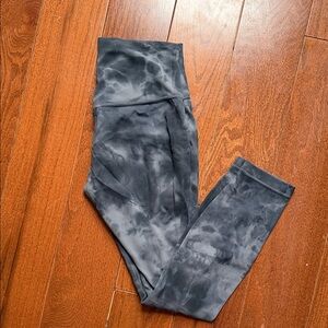 LuluLemon Tie-Dye Leggings - Black sz 4
